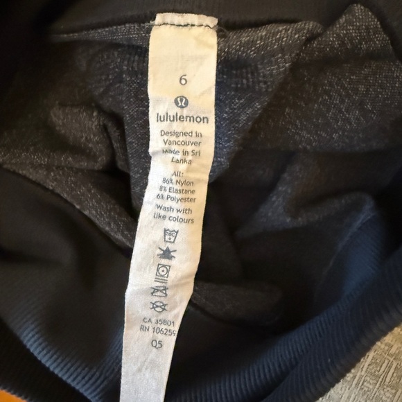 Lululemon Free To Flow 7/8 Tight Leggings Black Size 6 - Picture 10 of 12